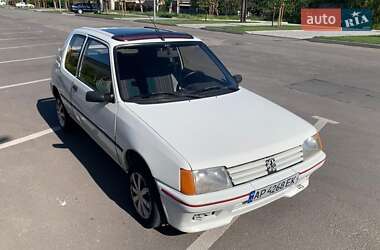 Хетчбек Peugeot 205 1988 в 