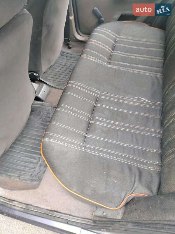 Peugeot 205 1988 Peugeot 205 1988