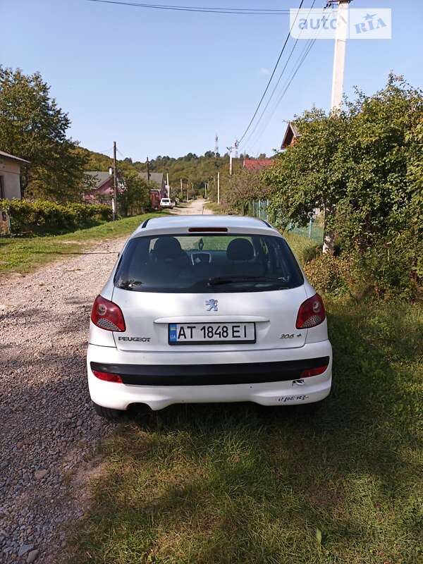 Хэтчбек Peugeot 206 plus 2011 в Львове