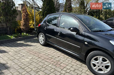 Хэтчбек Peugeot 206 plus 2011 в 