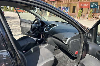 Хэтчбек Peugeot 206 plus 2011 в 