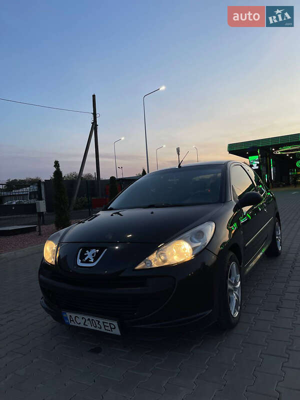 Peugeot 206 plus 2011