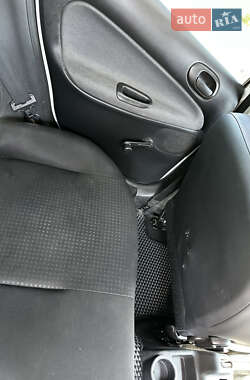 Хетчбек Peugeot 206+ 2010 в 