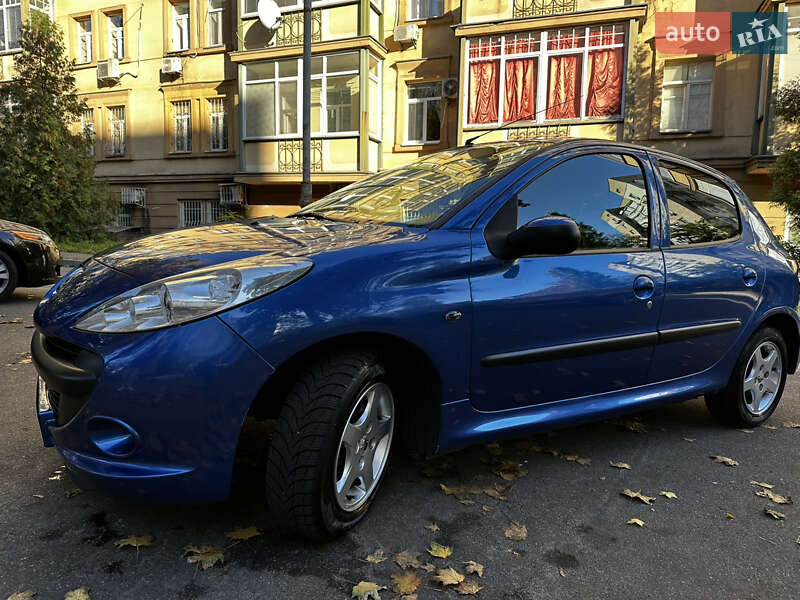 Хетчбек Peugeot 206+ 2012 в Києві фото 3 Хетчбек Peugeot 206+ 2012 в Києві