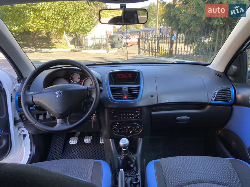 Хетчбек Peugeot 206+ 2010 в Львові