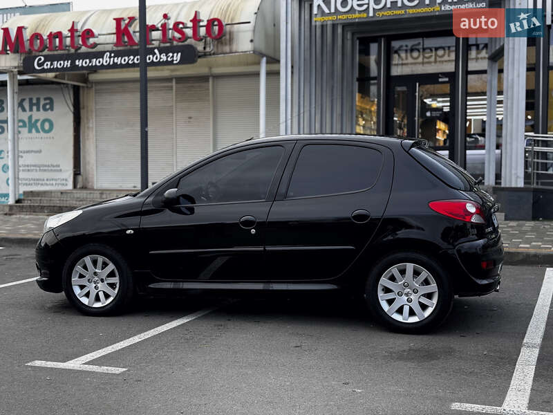 Хетчбек Peugeot 206+ 2009 в Подільську