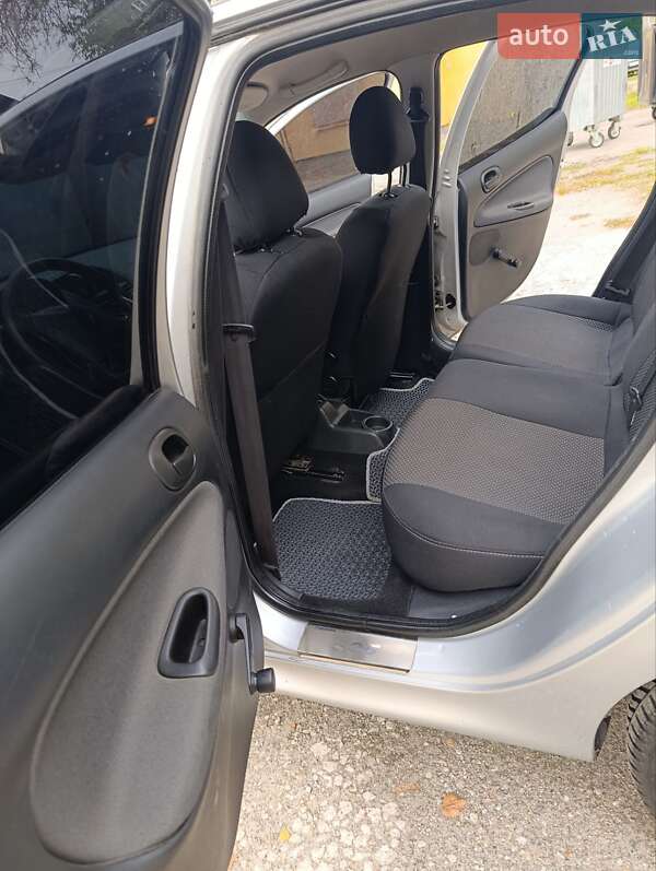 Хэтчбек Peugeot 206 plus 2010 в Запорожье фото 5 Хэтчбек Peugeot 206 plus 2010 в Запорожье