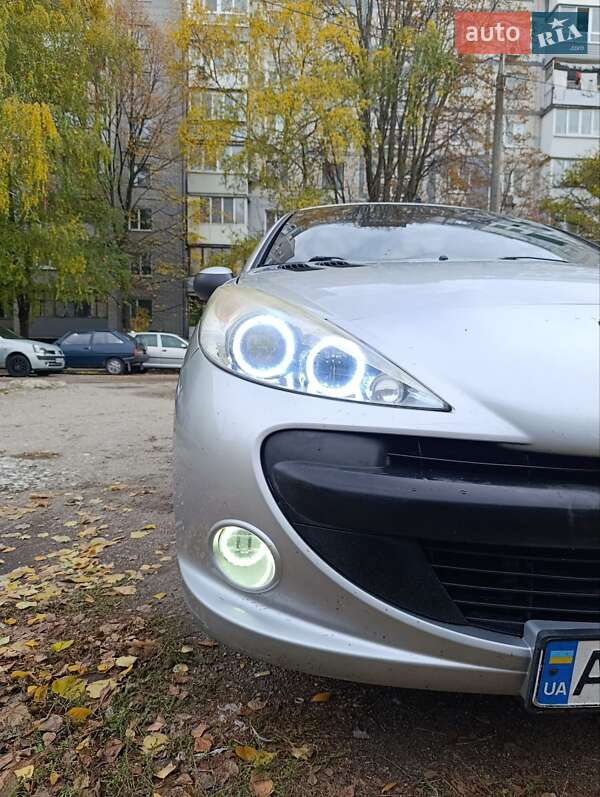 Хэтчбек Peugeot 206 plus 2010 в Запорожье фото Хэтчбек Peugeot 206 plus 2010 в Запорожье