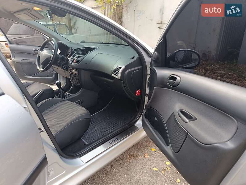 Хэтчбек Peugeot 206 plus 2010 в Запорожье фото 19 Хэтчбек Peugeot 206 plus 2010 в Запорожье