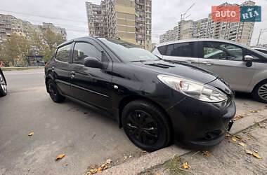 Хэтчбек Peugeot 206 plus 2011 в Киеве