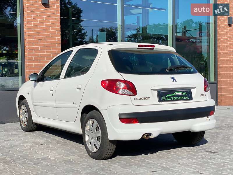 Хэтчбек Peugeot 206 plus 2009 в Киеве