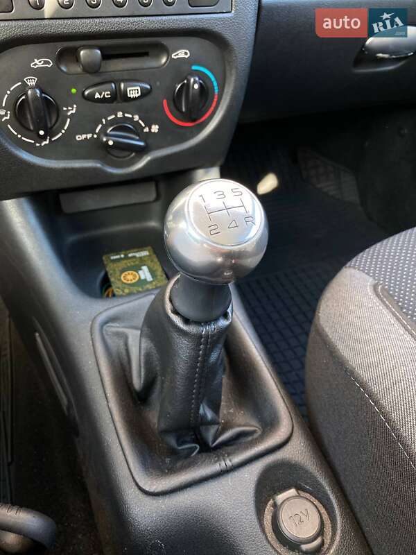 Хэтчбек Peugeot 206 plus 2009 в Киеве