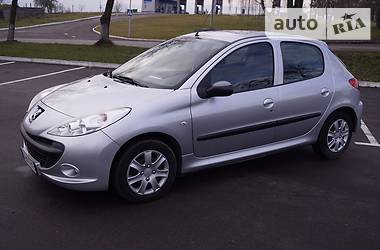 Хэтчбек Peugeot 206 2010 в Луцке