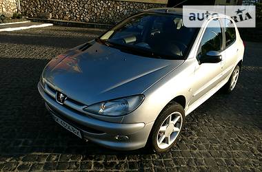 Хетчбек Peugeot 206 2001 в Рівному