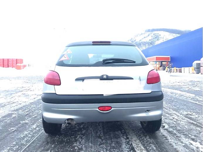Хетчбек Peugeot 206 2000 в Мукачевому