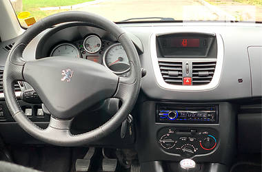 Хэтчбек Peugeot 206 2010 в Львове