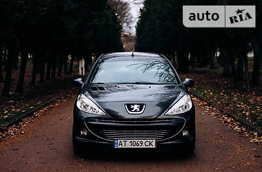 Хэтчбек Peugeot 206 2012 в Ивано-Франковске