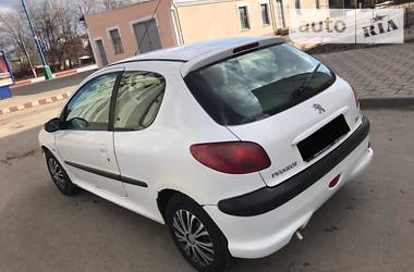 Хэтчбек Peugeot 206 2004 в Каменец-Подольском