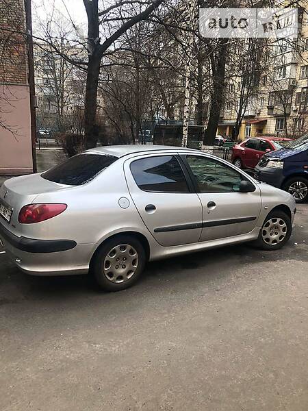 Седан Peugeot 206 2008 в Києві