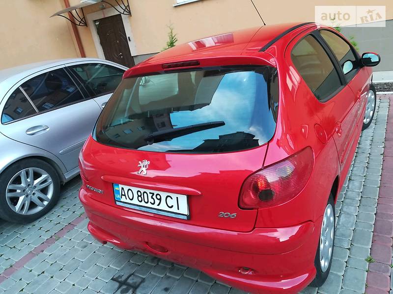 Хетчбек Peugeot 206 2008 в Мукачевому