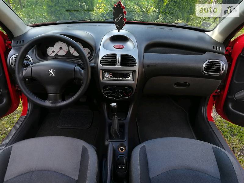 Хетчбек Peugeot 206 2008 в Мукачевому