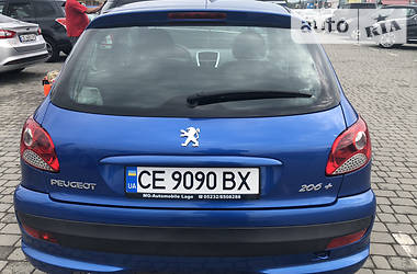 Хэтчбек Peugeot 206 2010 в Черновцах