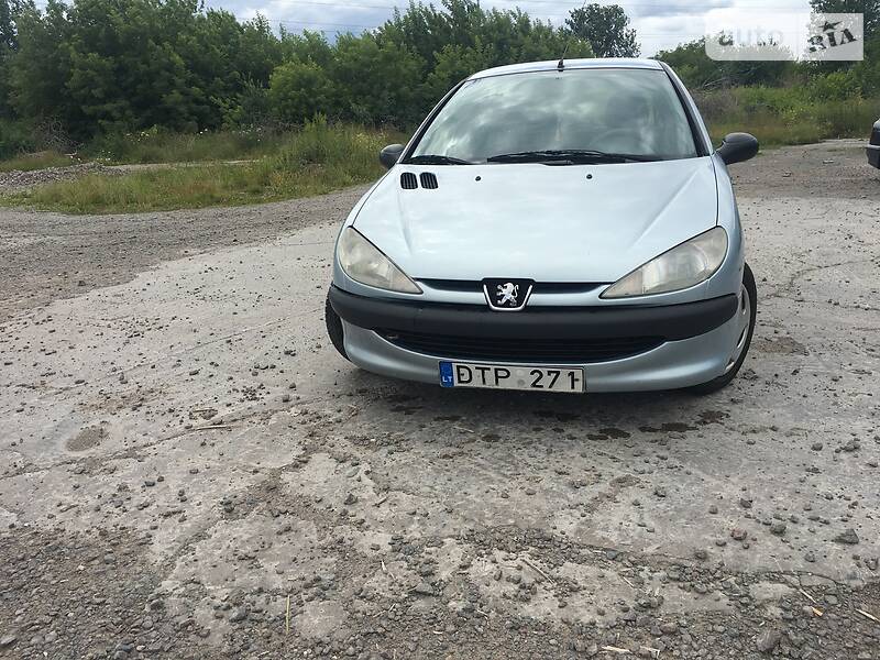 Хэтчбек Peugeot 206 2002 в Здолбунове