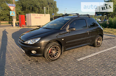 Хэтчбек Peugeot 206 2005 в Черновцах