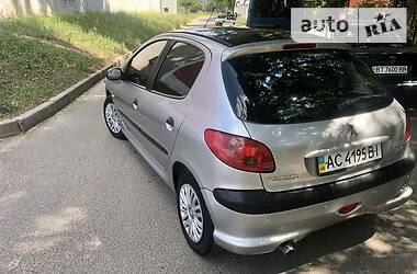 Хэтчбек Peugeot 206 2006 в Херсоне