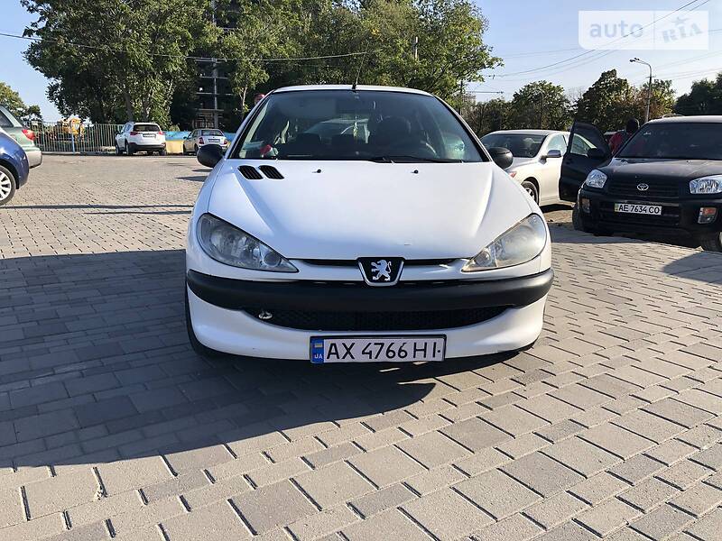 Купе Peugeot 206 2004 в Днепре