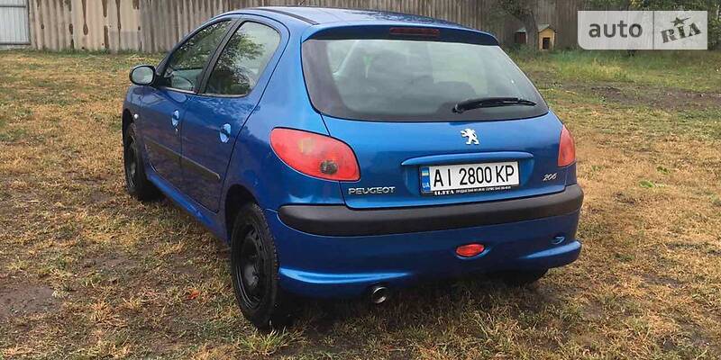 Хэтчбек Peugeot 206 2004 в Киеве