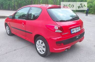 Хэтчбек Peugeot 206 2009 в Житомире