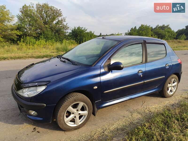 Хетчбек Peugeot 206 2007 в Краснограді