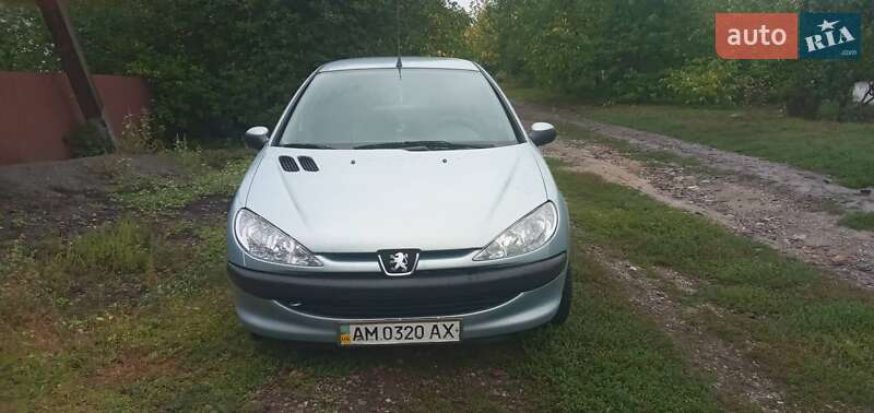 Хэтчбек Peugeot 206 2005 в Благовещенском фото 23 Хэтчбек Peugeot 206 2005 в Благовещенском