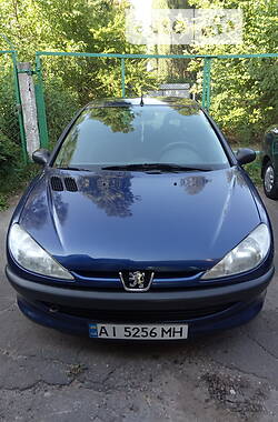 Хетчбек Peugeot 206 2001 в Києві