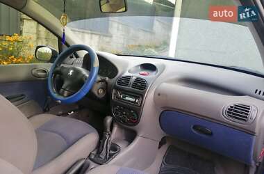 Хэтчбек Peugeot 206 2001 в Хмельницком