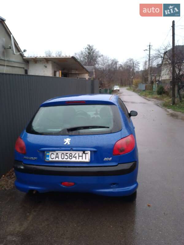 Хетчбек Peugeot 206 2005 в Каневі