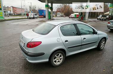 Седан Peugeot 206 2010 в 