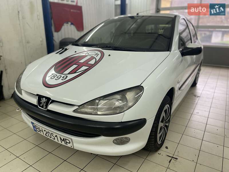 Хэтчбек Peugeot 206 2000 в Одессе фото Хэтчбек Peugeot 206 2000 в Одессе