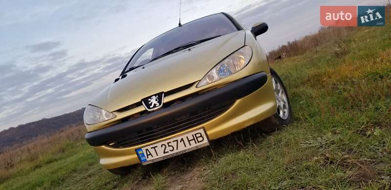 Хетчбек Peugeot 206 2002 в Івано-Франківську