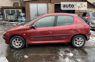 Хэтчбек Peugeot 206 2002 в Киеве