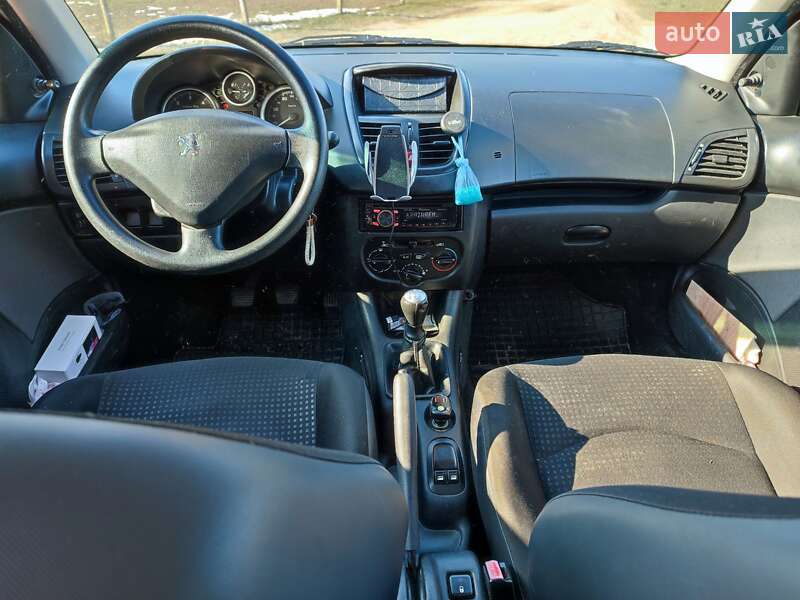 Хетчбек Peugeot 206 2011 в Одесі