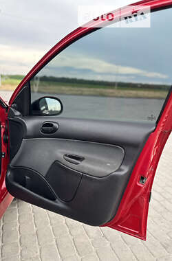 Хэтчбек Peugeot 206 2006 в 