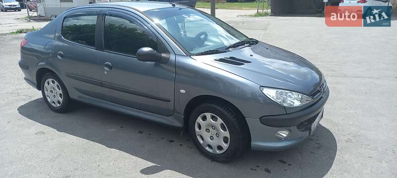 Седан Peugeot 206 2009 в Вознесенську