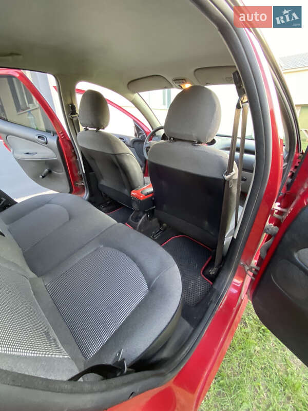 Седан Peugeot 206 2008 в Остер