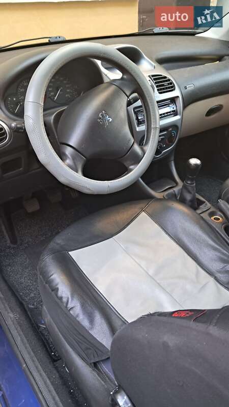 Хэтчбек Peugeot 206 2004 в Киеве фото 3 Хэтчбек Peugeot 206 2004 в Киеве
