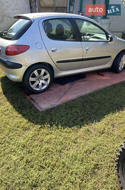 Хэтчбек Peugeot 206 2002 в Попельне