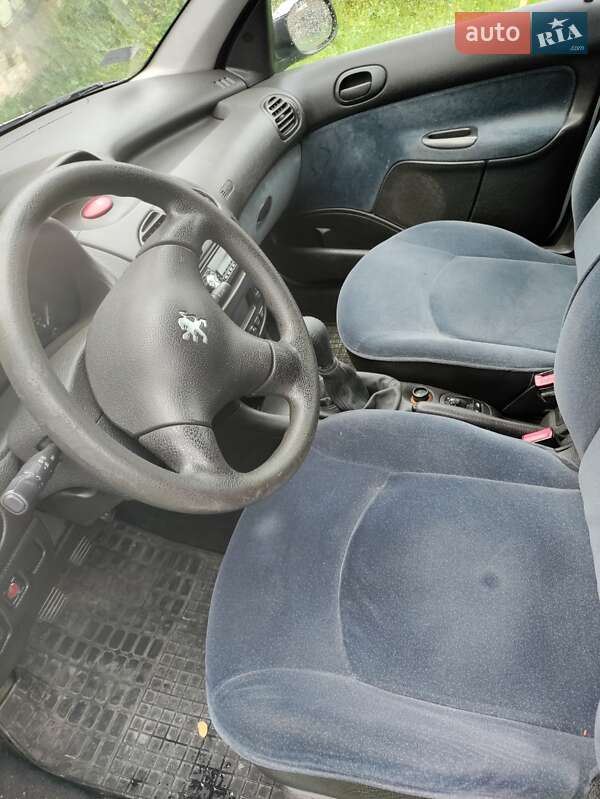 Хетчбек Peugeot 206 2000 в Вижниці