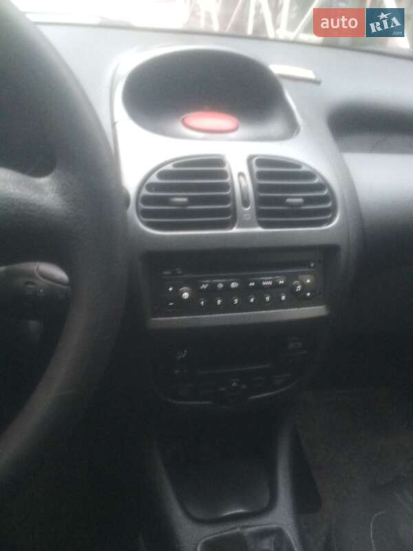 Хэтчбек Peugeot 206 2002 в Хмельницком