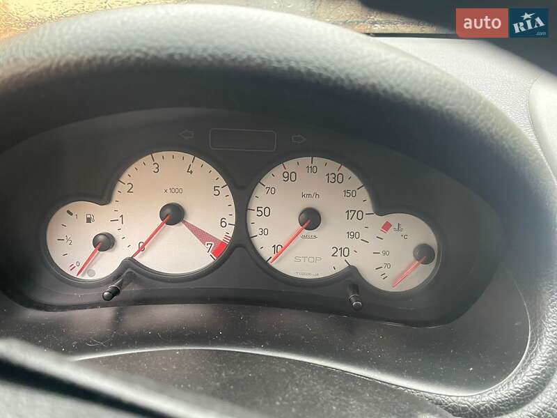 Хэтчбек Peugeot 206 2005 в Тернополе